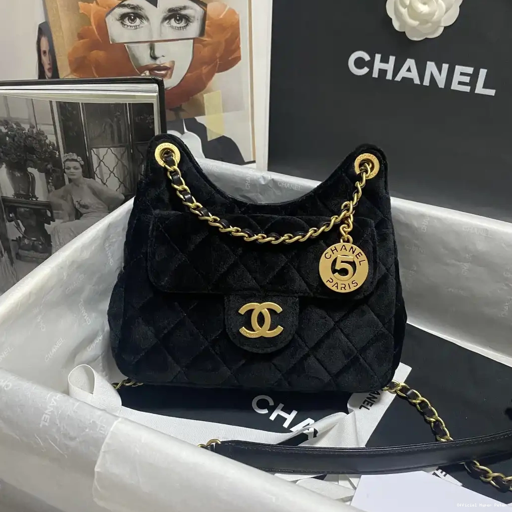 HyperPeter SMALL HANDBAG HOBO CHANEL 0615